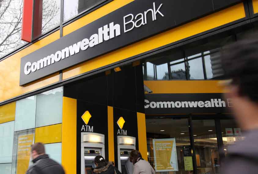 Australia’s Biggest Bank to Charge Customers to Withdraw own Money — Striving Towards Cashless Society?