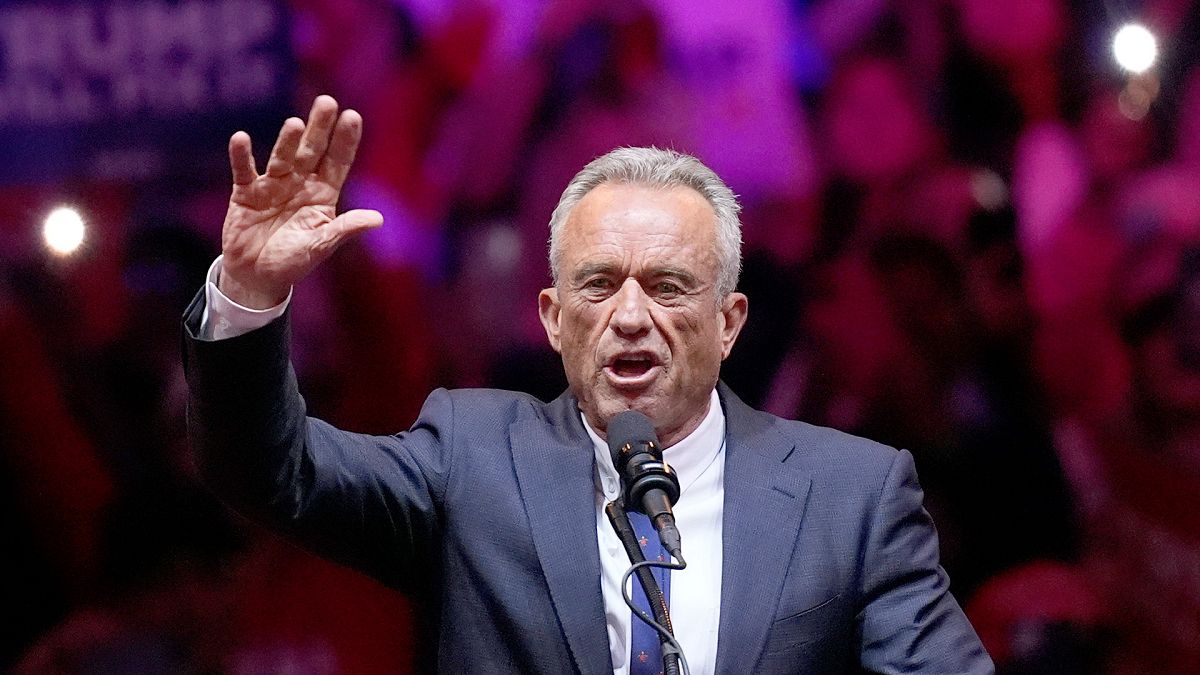 Trump’s Health Pick RFK Jr Might Visit Romania to Meet ‘TikTok Messiah’ Candidate