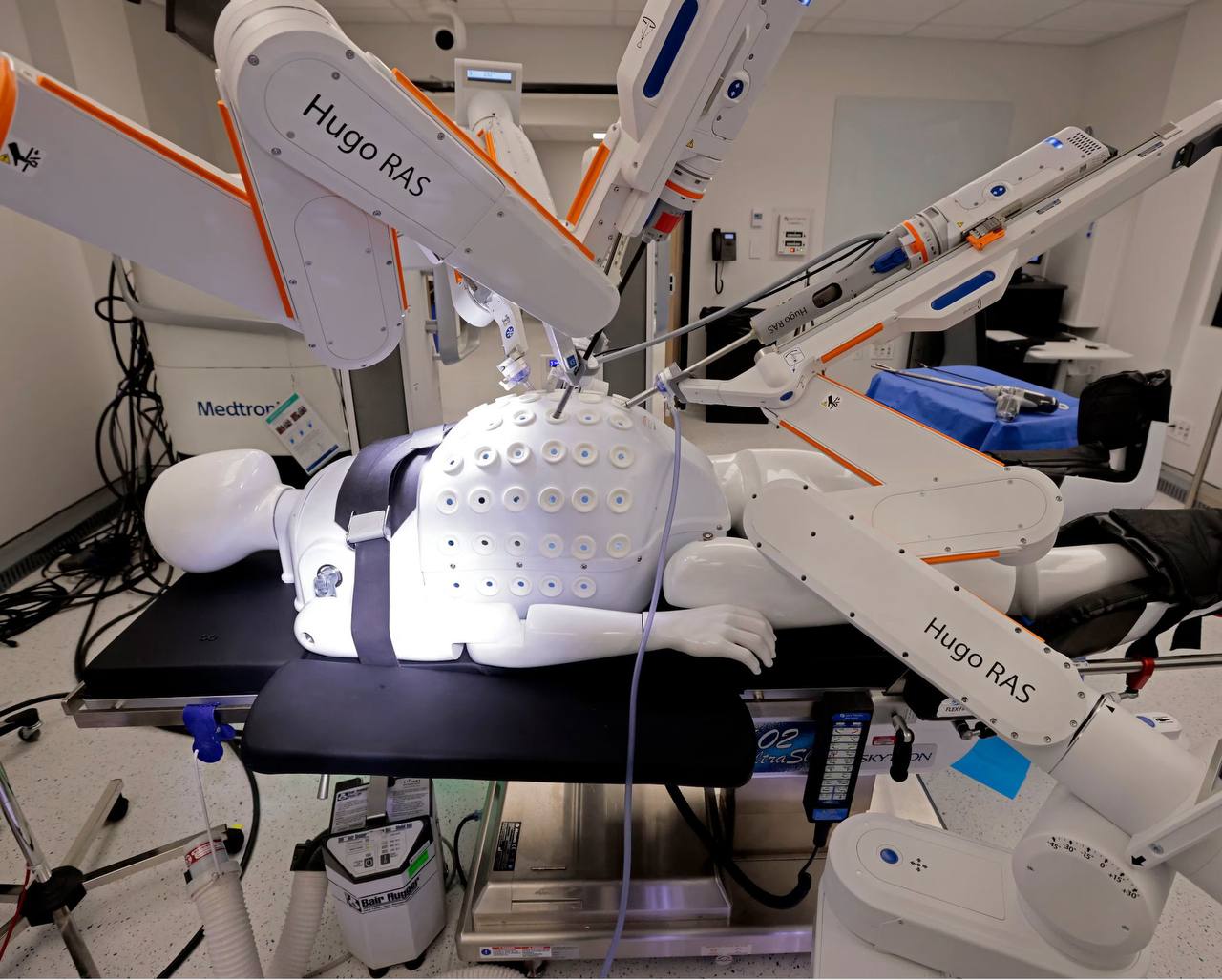 Musk Says Robots Will Surpass Good Human Surgeons Within a Few Years and the Best Human Surgeons Within 5 Years