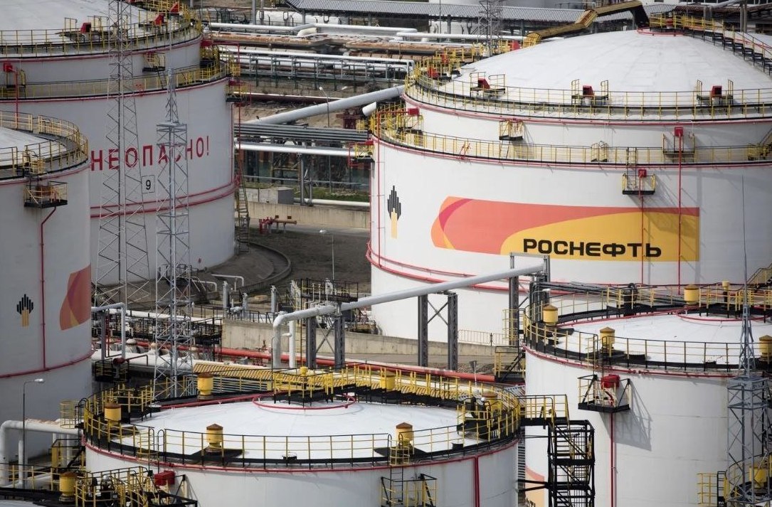 Oil Prices Surged Sharply Amid Reports of US Sanctions Against “Lukoil” and “Rosneft”